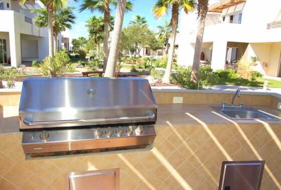 Caracoles resort BBQ areas